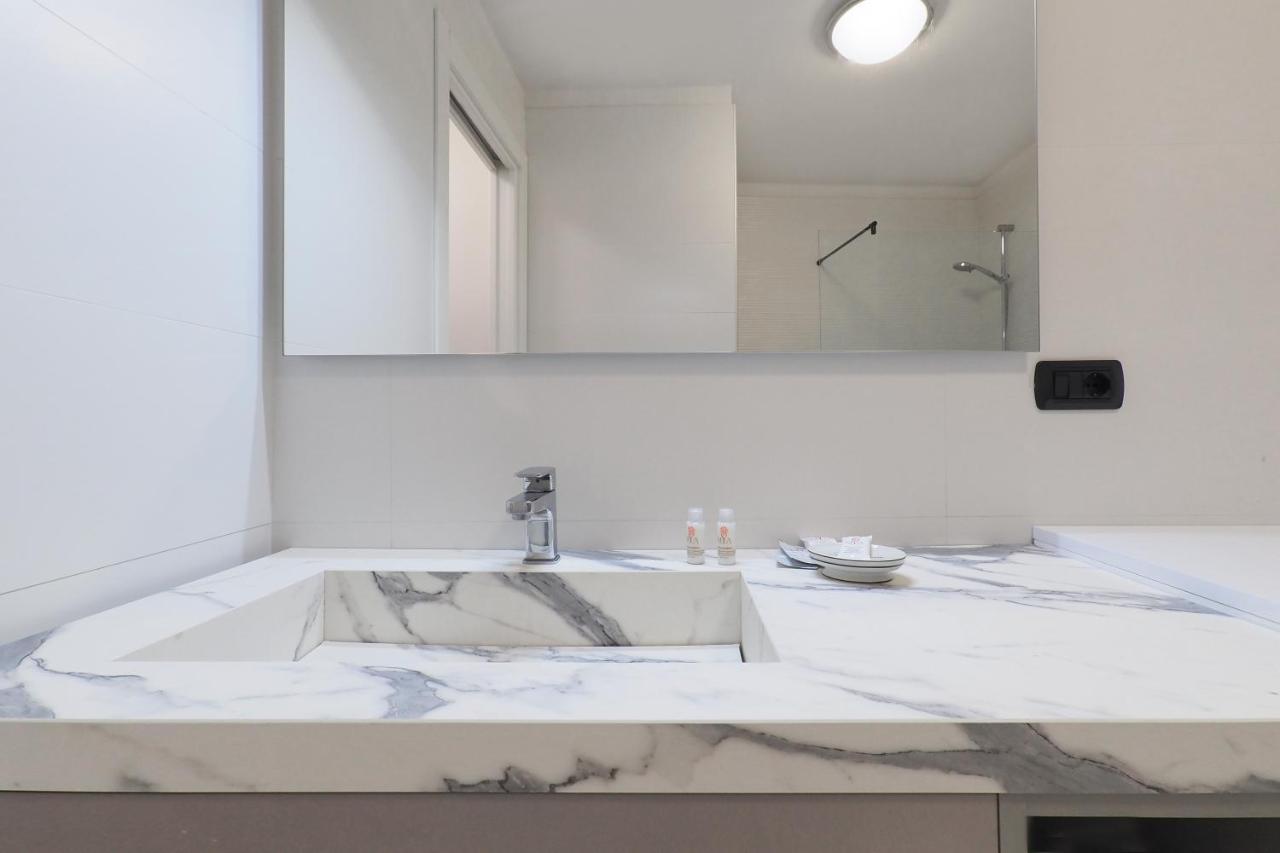 Duomo Luxury Apartment IV Milan Exterior photo